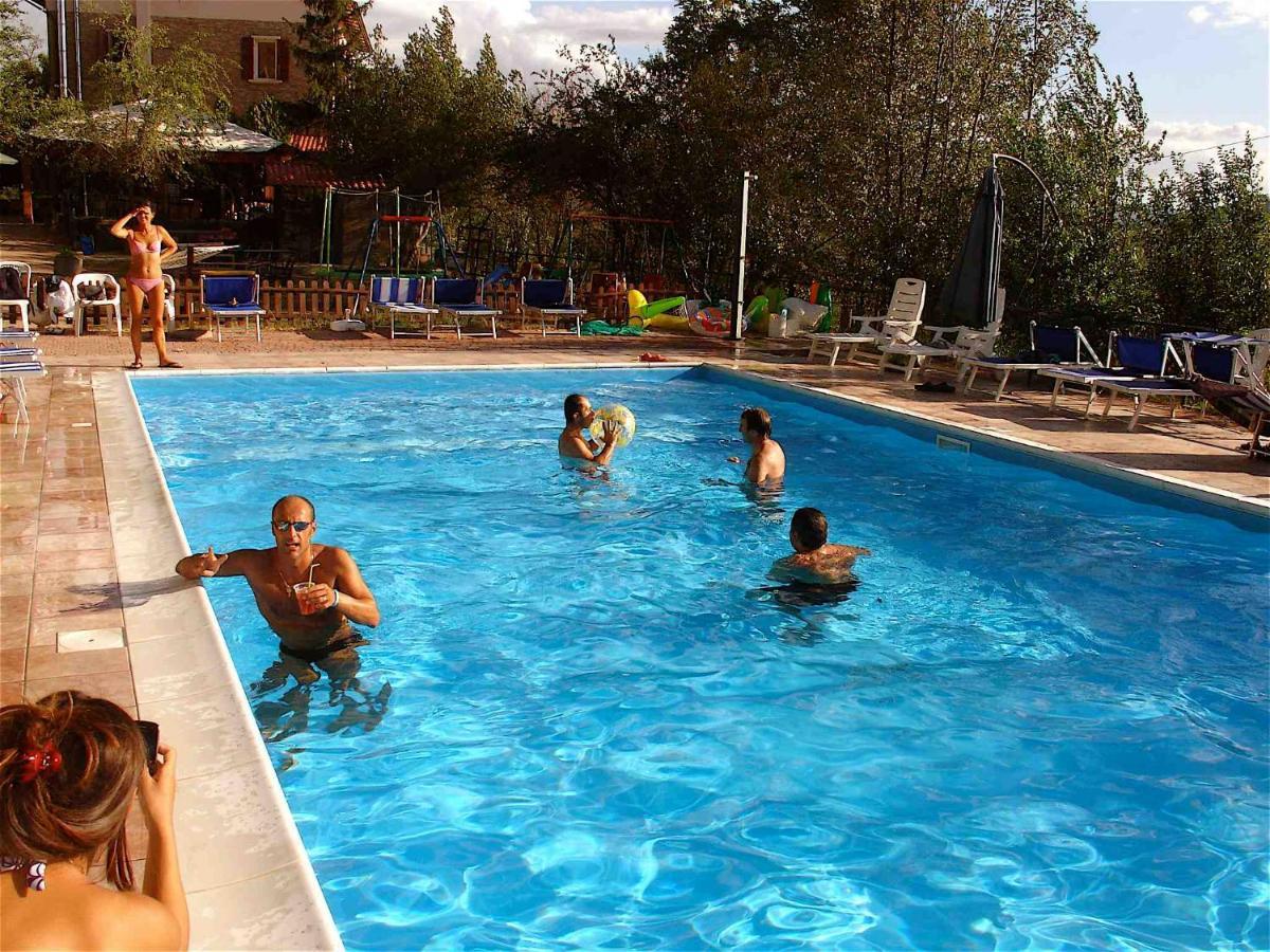 Castello di Serravalle Agriturismo Ca' Isotta מראה חיצוני תמונה