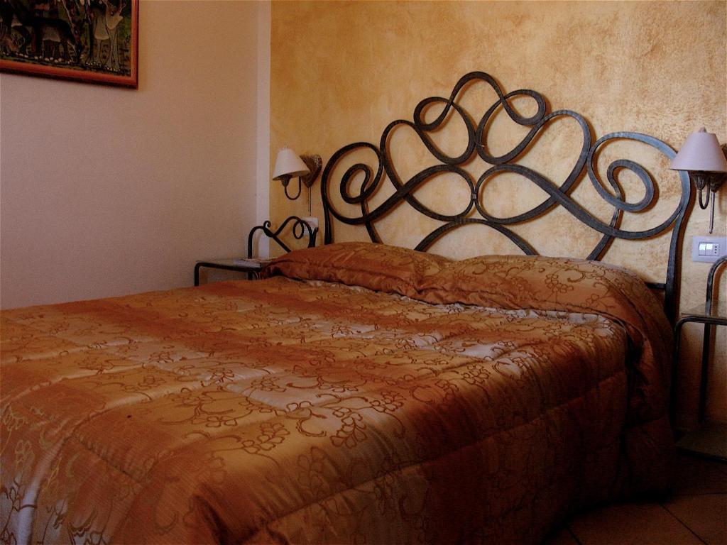 Castello di Serravalle Agriturismo Ca' Isotta מראה חיצוני תמונה