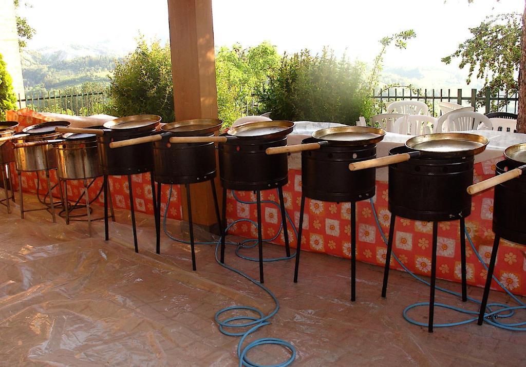 Castello di Serravalle Agriturismo Ca' Isotta מראה חיצוני תמונה