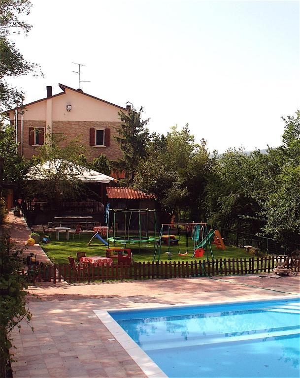 Castello di Serravalle Agriturismo Ca' Isotta מראה חיצוני תמונה