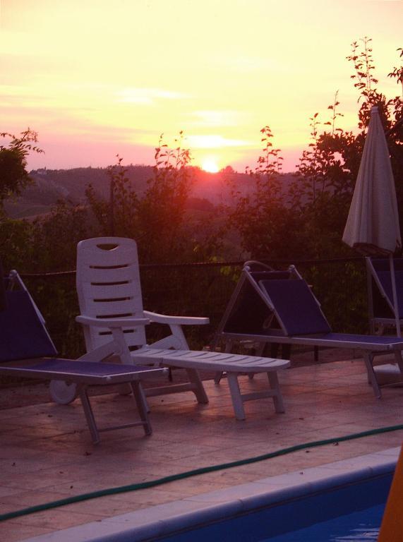 Castello di Serravalle Agriturismo Ca' Isotta מראה חיצוני תמונה
